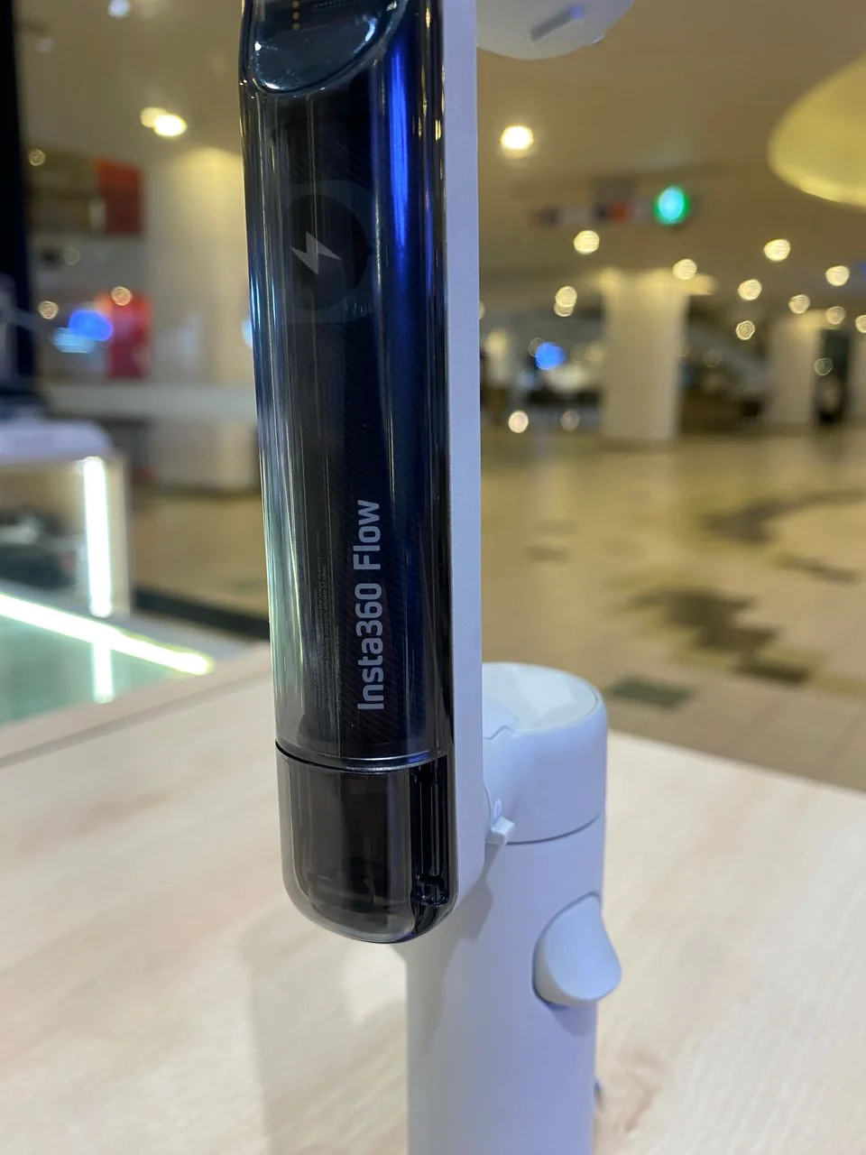 INSTA360 FLOW (DISPLAY UNIT) - Image 4