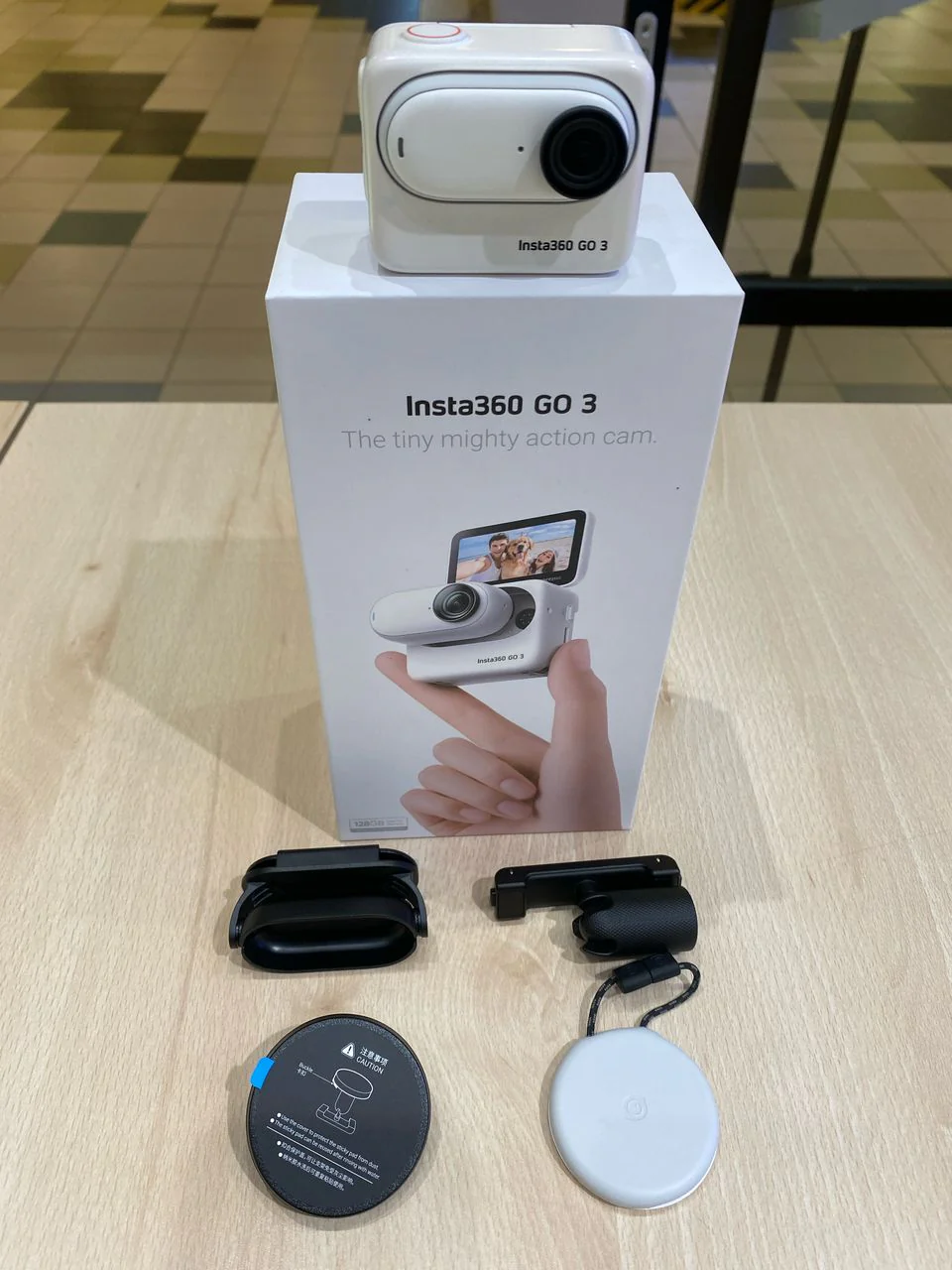 INSTA360 GO 3 128GB WHITE (DISPLAY UNIT) - Image 2